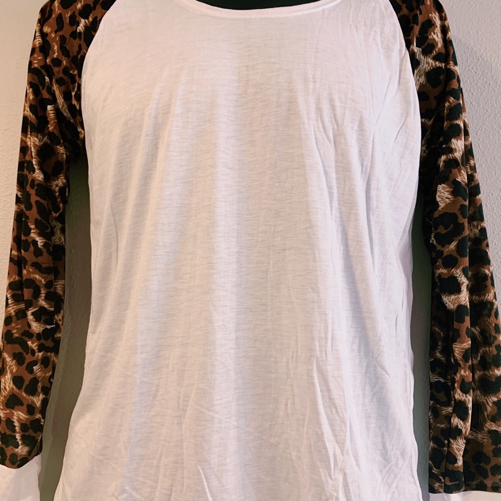 Long sleeve cheetah print shirt.